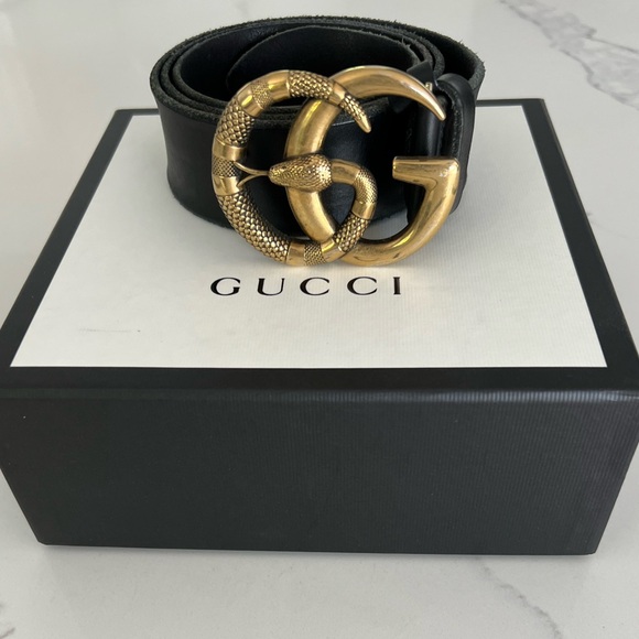 Gucci Black Leather Belt with Gold GG Buckle - Picture 1 of 1